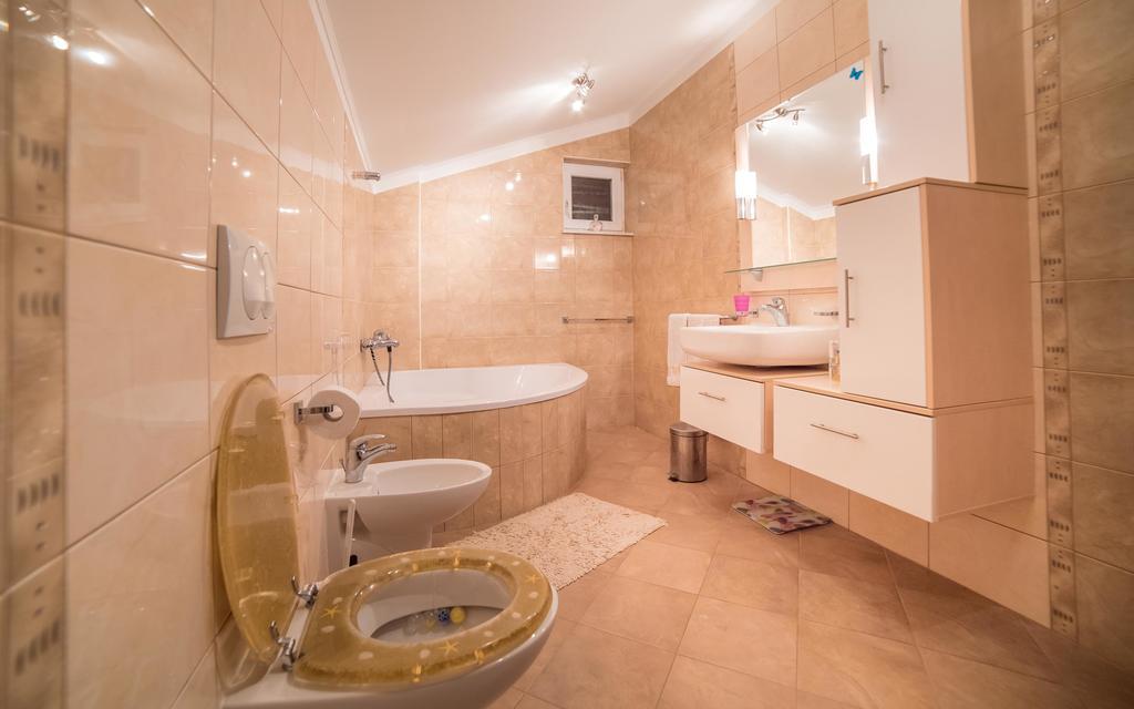 Captain'S Apartment Barbat na Rabu Exterior photo