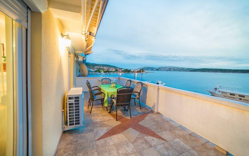 Captain'S Apartment Barbat na Rabu Exterior photo