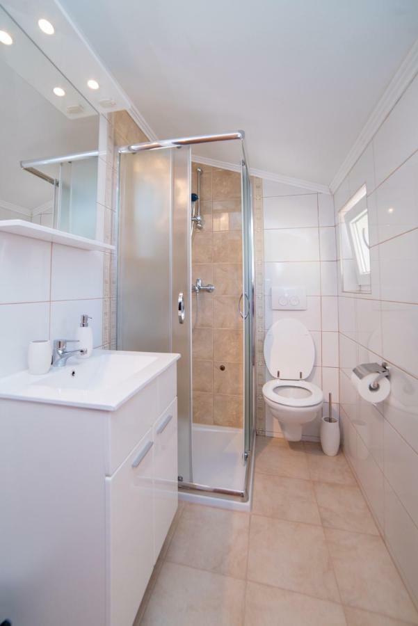 Captain'S Apartment Barbat na Rabu Exterior photo